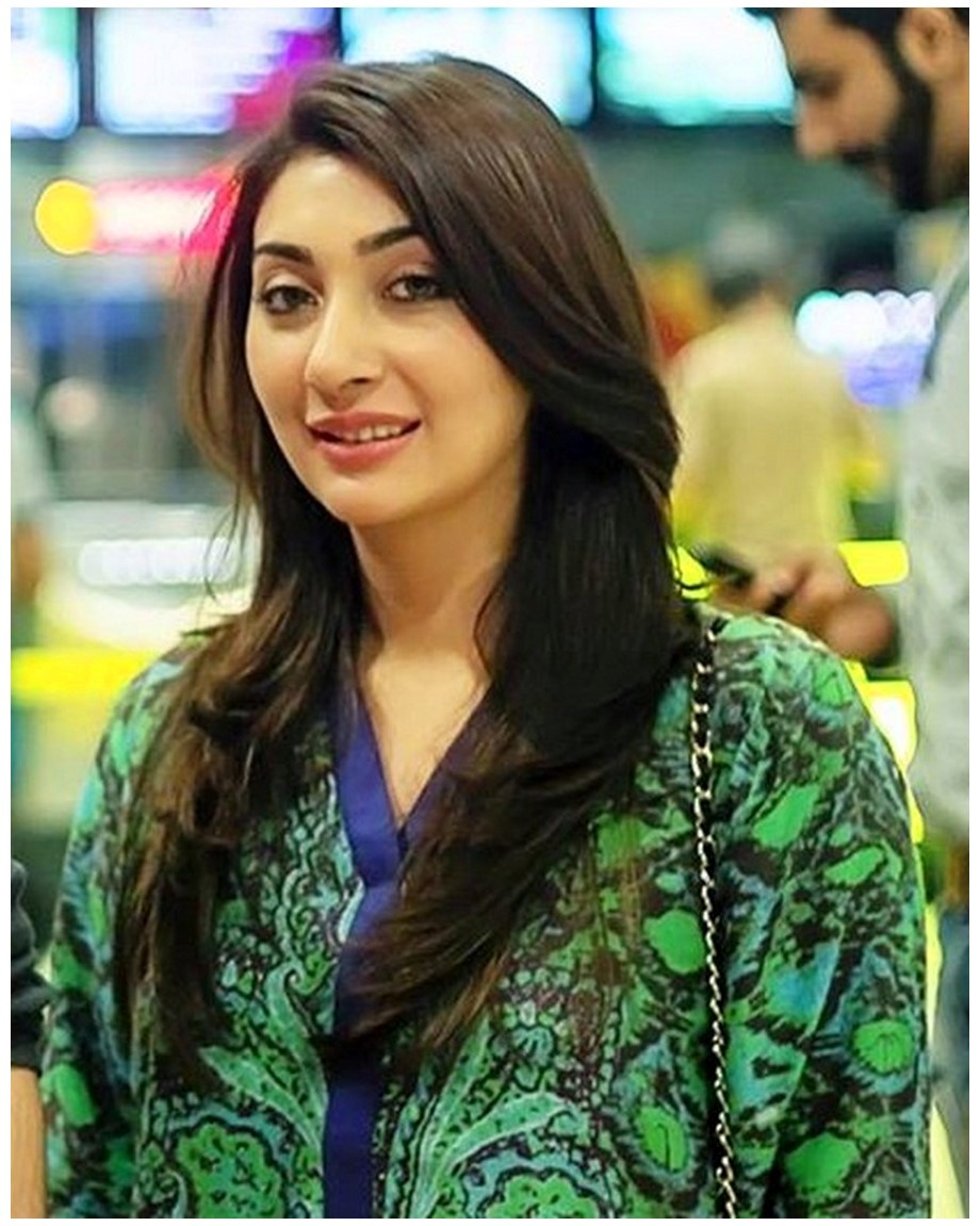 Cute Ayesha Khan Pakistani Actress Images