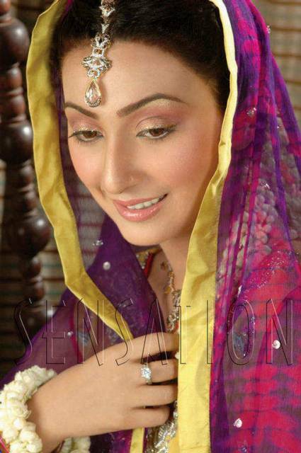 hum tv popular actress ayesha khan
