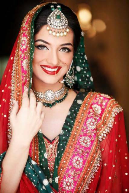 latest stylish dulhan makeup for wedding in Punjab