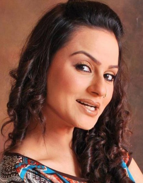 Pakistani TV actress & Model Javeria Abbasi Biography Pictures