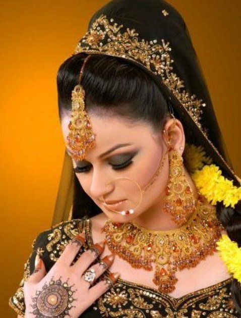Model Javeria Abbasi in Beautiful Bridal dress and Jewelry (2) Fashion &...