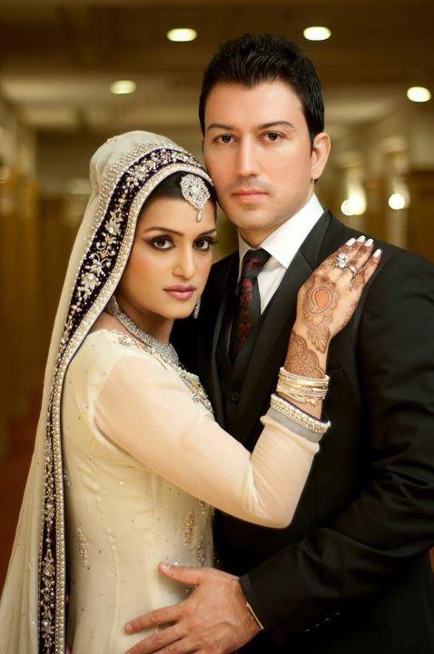 Cute Pakistani TV Host Nazia Malik Wedding Photo Gallery