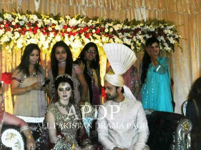 Atif Aslam Weds Sara Bharwana (Mehndi Pictures & Video