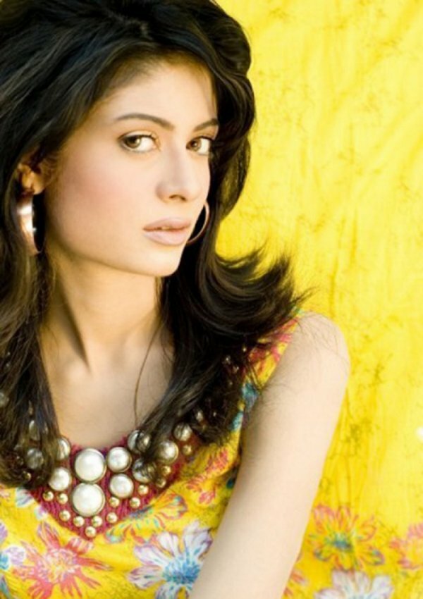 Pakistani and Indian Women Hairstyle Trends for Summer - Stylespk