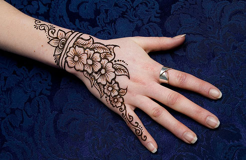Latest simple henna mehndi designs for handz