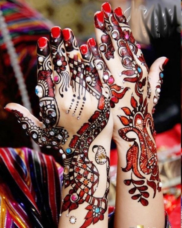 Colorful mehandi bridal designs