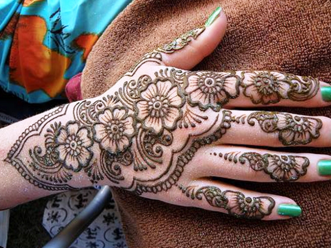 Famous pakistani bridal mehndi designs
