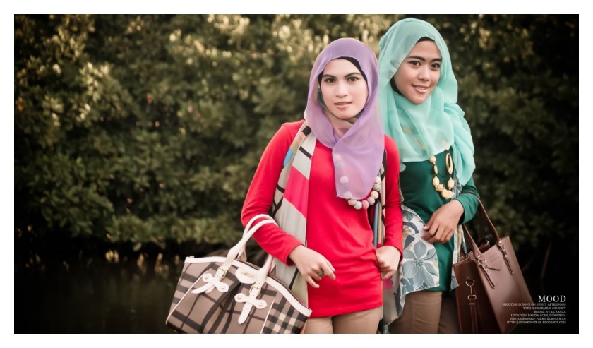 Cute Couple Girls hijab style 