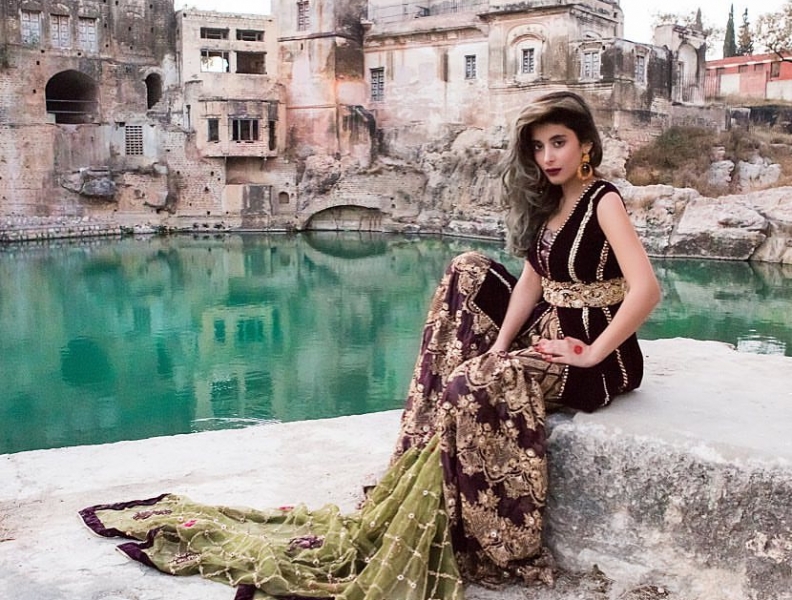 Free Saira Rizwan Royal Velour Couture 2021 pictures